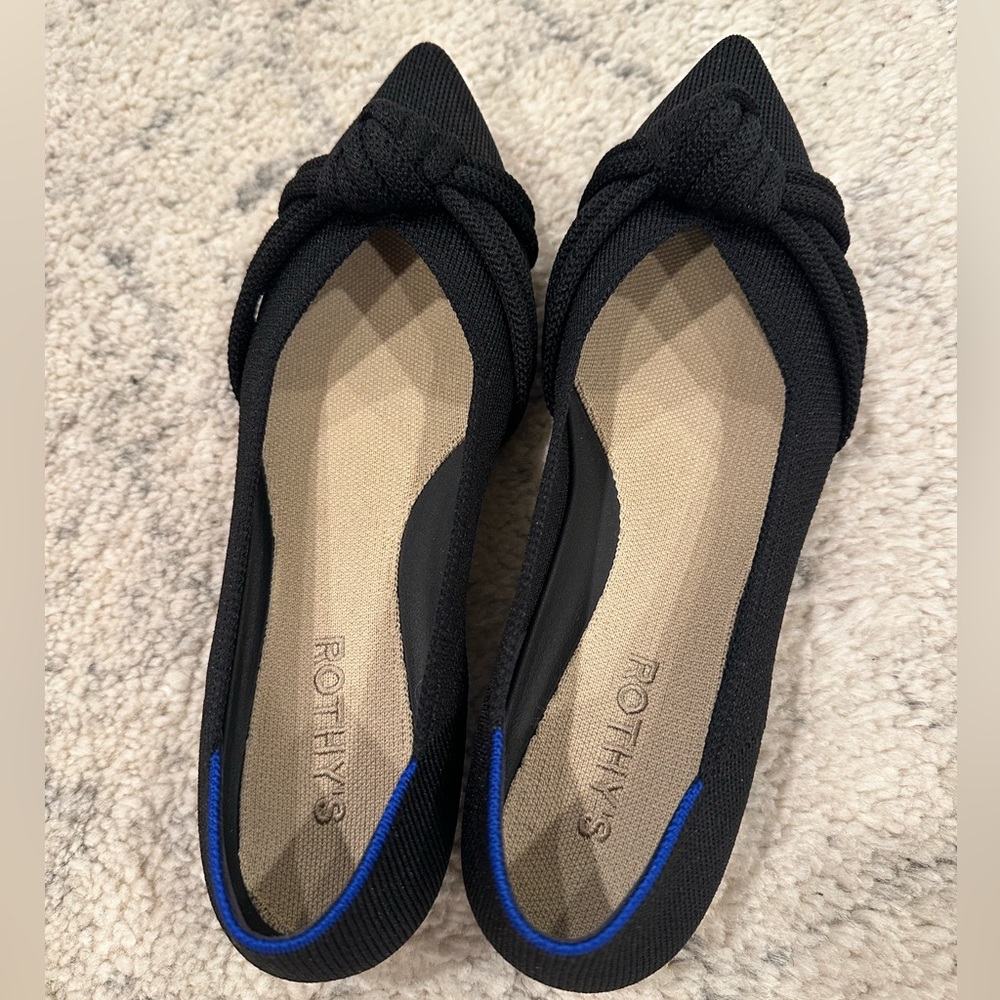 Rothy’s THE KNOT size 8.0, fits 7.5 - worn only once!